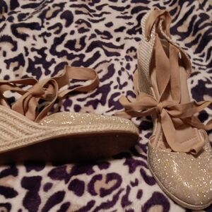 Elegant Gold Women's Wedge Sandals